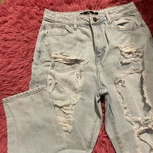 light blue mom jeans 👖